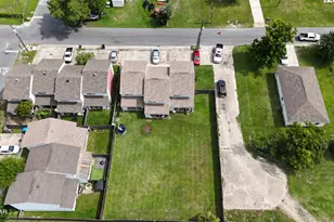 816 Detroit Ave, Springfield, FL 32401 - Photo 13