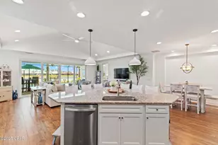 8894 Coral Reef Wy, Panama City Beach, FL 32413 - Photo 17