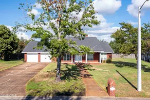 1119 N College Blvd, Lynn Haven, FL 32444 - Photo 3