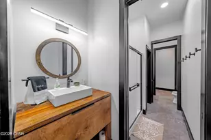 5101 Lake Bluff Cir, Marianna, FL 32446 - Photo 23