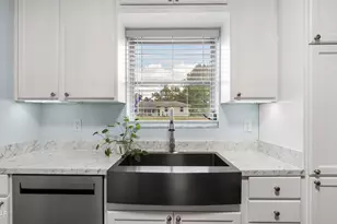 2094 Morven St, Chipley, FL 32428 - Photo 11