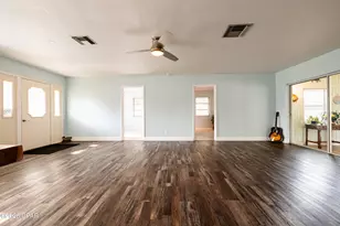 2094 Morven St, Chipley, FL 32428 - Photo 11