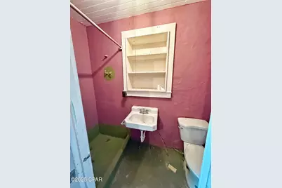 5491 Brown Street, Graceville, FL 32440 - Photo 7