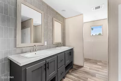 6420 Oakenshaw Dr Drive, Youngstown, FL 32466 - Photo 9