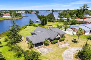 1803 E 9th St, Lynn Haven, FL 32444 - Photo 3