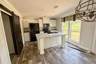 1818 Kaham Ln, Grand Ridge, FL 32442 - Photo 9