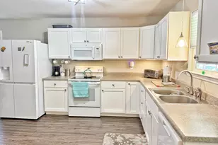 6589 Grand Oak Loop, Grand Ridge, FL 32442 - Photo 11