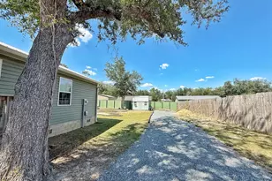 6589 Grand Oak Loop, Grand Ridge, FL 32442 - Photo 23