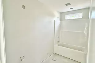 6151 Sylvania Pnes Wy, Greenwood, FL 32443 - Photo 13