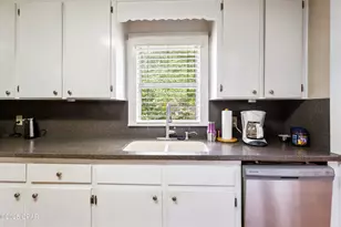 1102 8th Ave, Graceville, FL 32440 - Photo 3