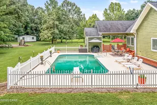 5924 Old U S Rd, Malone, FL 32445 - Photo 7