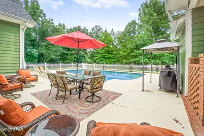 5924 Old U S Road, Malone, FL 32445 - Photo 9