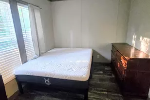 233 Tennessee St, Wewahitchka, FL 32465 - Photo 15