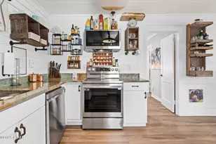 605 Wisteria St, Panama City Beach, FL 32407 - Photo 7