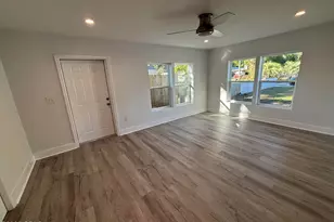 25 W Cooper Dr, Panama City, FL 32404 - Photo 11