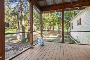 696 Smokehouse Lake Rd, Ponce de Leon, FL 32455 - Photo 19