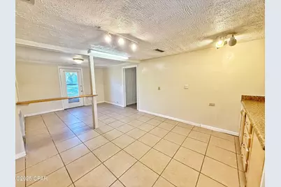 5332 Ceiley Street, Graceville, FL 32440 - Photo 9