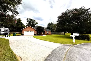 3425 Maplewood Ct, Marianna, FL 32446 - Photo 3