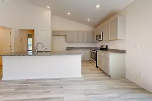 4210 Auburndale Dr, Chipley, FL 32428 - Photo 17