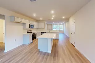 3892 Bricknell Ave, Chipley, FL 32428 - Photo 7