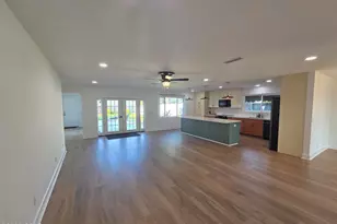 920 W Beach Dr, Panama City, FL 32401 - Photo 13