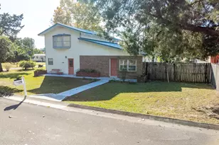 176 Bourbon St, Freeport, FL 32439 - Photo 5