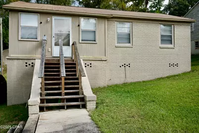 40 W Barnes Avenue, Chattahoochee, FL 32324 - Photo 1