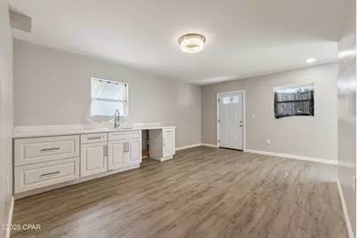 2672 W Laurel Drive, Alford, FL 32420 - Photo 9