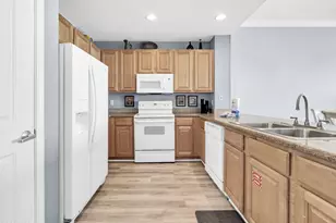 10713 Front Beach Rd, Panama City Beach, FL 32407 - Photo 11