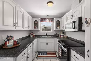 9110 Sunshine Dr, Youngstown, FL 32466 - Photo 13