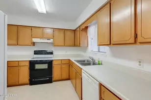 1025 W 11th Ct, Panama City, FL 32401 - Photo 11