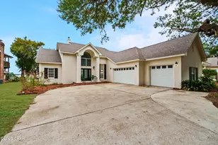 101 Harbour Pointe Dr, Lynn Haven, FL 32444 - Photo 15