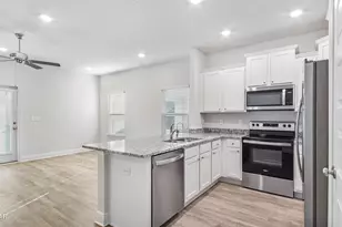 1674 Caleigh Ct, Lynn Haven, FL 32444 - Photo 3