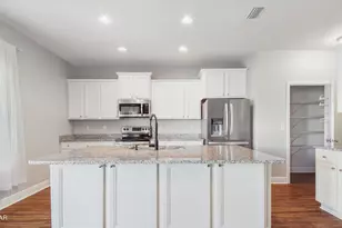 310 Confidence Wy, Southport, FL 32409 - Photo 11