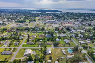 911 Indiana Ave, Lynn Haven, FL 32444 - Photo 7