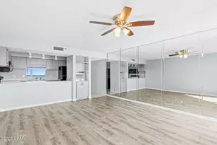 324 E Beach Dr, Panama City, FL 32401 - Photo 17