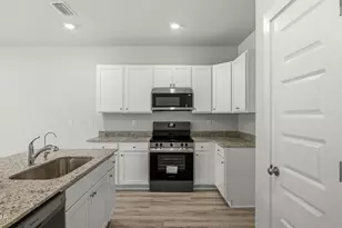 332 Chateau Ln, Port Saint Joe, FL 32456 - Photo 9