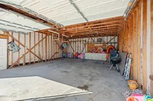 209 E Lakeshore Dr, Panama City Beach, FL 32413 - Photo 31