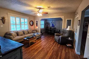 1556 Cherry St, Ponce de Leon, FL 32455 - Photo 9