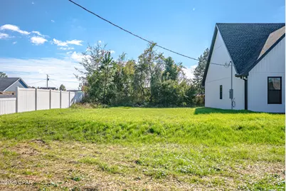 319 W 35th Court, Panama City, FL 32405 - Photo 17