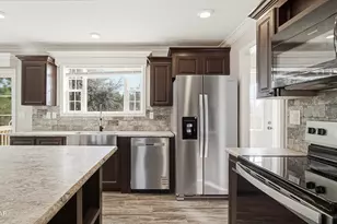 5375 Suncrest Rd, Marianna, FL 32448 - Photo 7