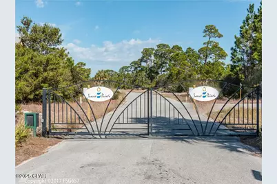 135 Hemmingway Circle, Port Saint Joe, FL 32456 - Photo 11