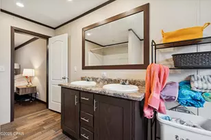 214 Lakepoint Rd, Alford, FL 32420 - Photo 11