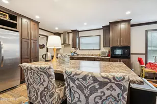 214 Lakepoint Rd, Alford, FL 32420 - Photo 7