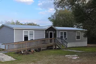 214 Lakepoint Rd, Alford, FL 32420 - Photo 1