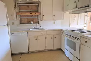 853 1st St, Chipley, FL 32428 - Photo 15