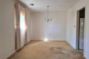 853 1st St, Chipley, FL 32428 - Photo 15