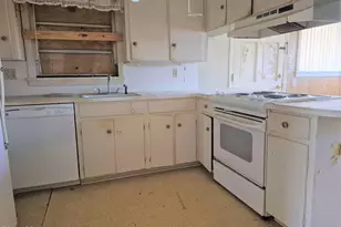 853 1st St, Chipley, FL 32428 - Photo 13