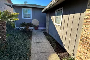 1005 W 11th Ct, Panama City, FL 32401 - Photo 3