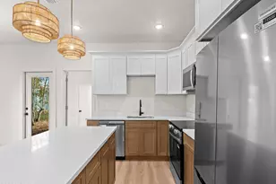 2411 E 16th St, Panama City, FL 32405 - Photo 13